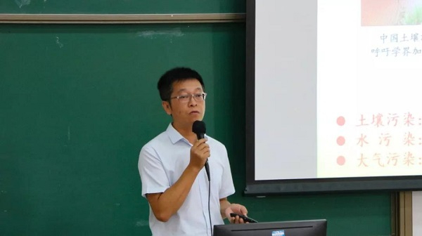 （图8 汤叶涛副院长）