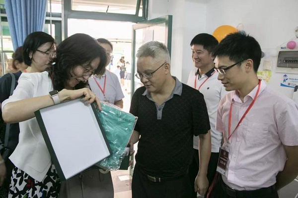 （图2-1 校党委马骏副书记指导工作）