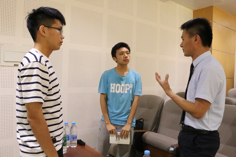 老师回答学生问题