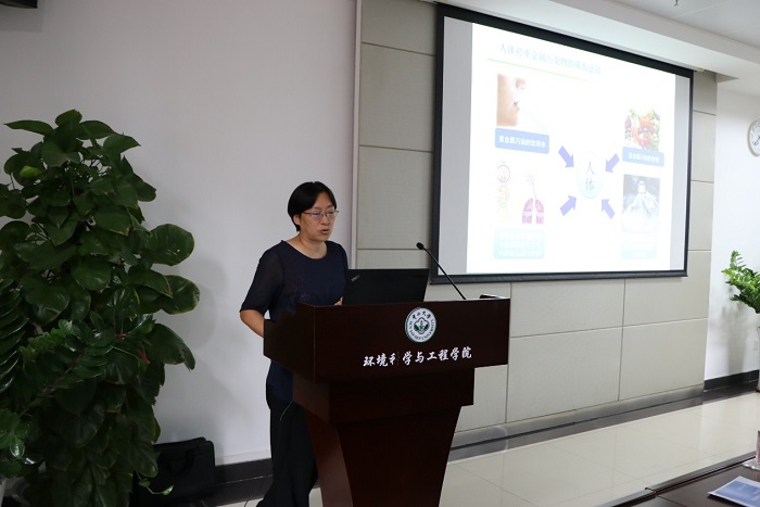姚爱军副教授做“农田污染土壤修复理论与实践”报告