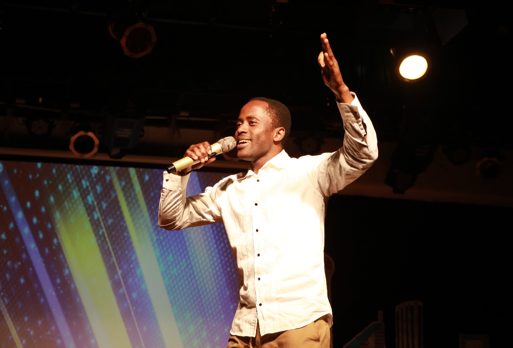 Zoba歌唱表演《Fada Fada》